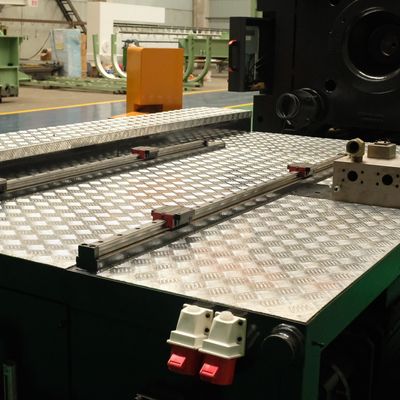 550T Horizontal Injection Molding Machine For Manufacturing Plastic Chair